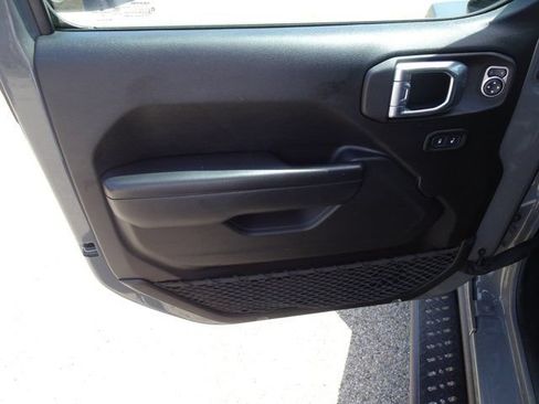 Used 2021 Jeep Wrangler Sport AWD/4WD image 9
