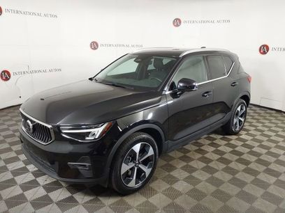 Used 2025 Volvo XC40 B5 Plus