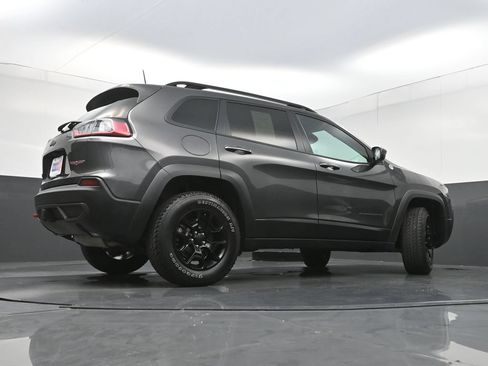 Used 2022 Jeep Cherokee Trailhawk w/ Premium Leather Package AWD/4WD image 30