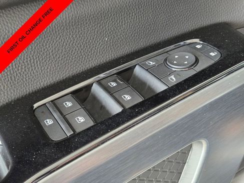 Used 2025 Nissan Pathfinder SL FWD image 35