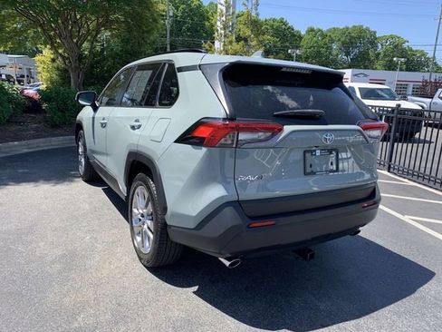 Used 2020 Toyota RAV4 XLE Premium FWD image 6