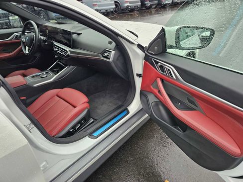 Used 2024 BMW i4 eDrive35 w/ Premium Package image 12