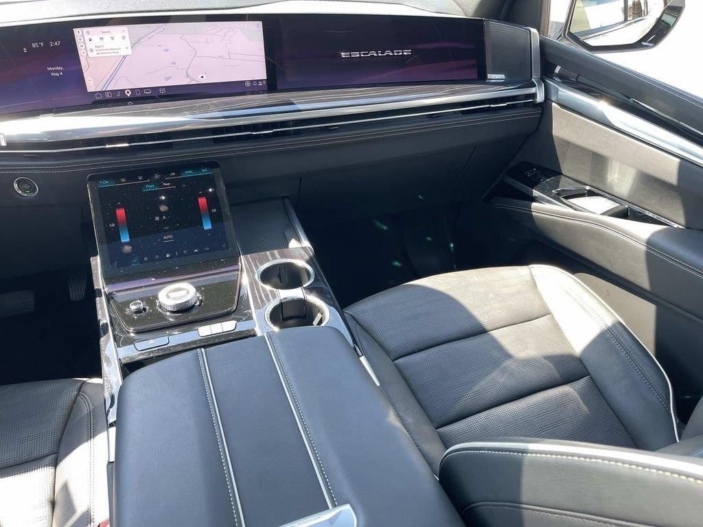 Certified 2025 Cadillac Escalade Sport AWD/4WD image 15