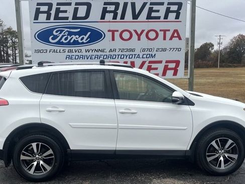 Used 2017 Toyota RAV4 XLE image 1