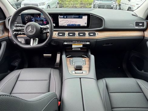New 2026 Mercedes-Benz GLS 450 4MATIC image 29