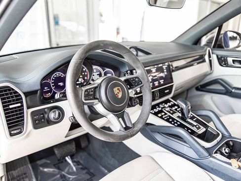 Used 2021 Porsche Cayenne E-Hybrid image 22