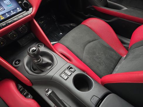 Used 2024 Nissan Z Performance w/ Floor Mat Package RWD image 22