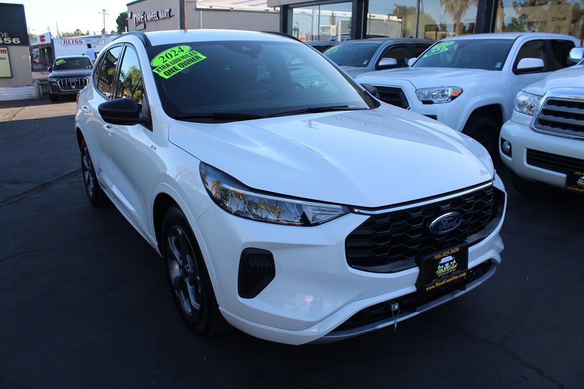 Used 2024 Ford Escape ST-Line w/ Equipment Group 301A FWD image 8