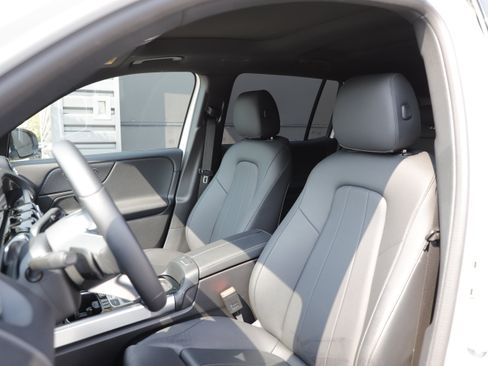 Used 2024 Mercedes-Benz EQB 300 4MATIC image 19