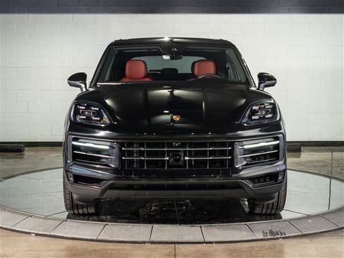 Certified 2026 Porsche Cayenne AWD/4WD image 6