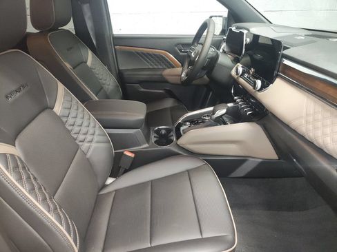 Used 2026 GMC Canyon Denali AWD/4WD image 7