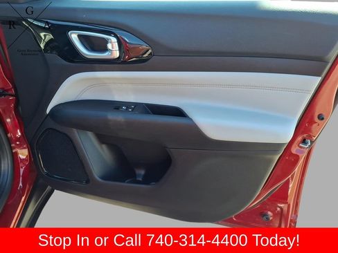 Used 2026 Jeep Compass Limited AWD/4WD image 10