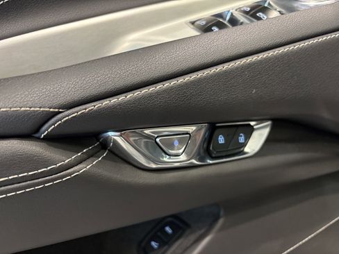 Used 2024 Chevrolet Corvette Stingray Convertible w/ Z51 Performance Package image 13