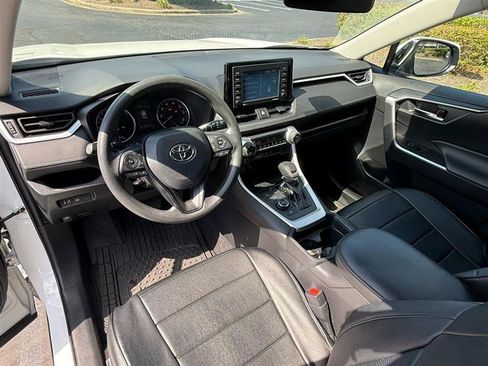 Used 2021 Toyota RAV4 XLE AWD/4WD image 11