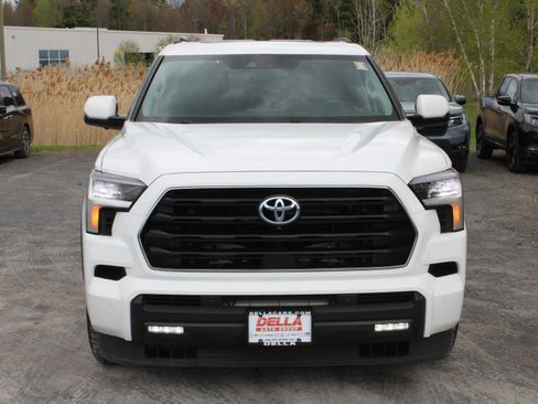 Used 2023 Toyota Sequoia SR5 w/ TRD Off-Road Package AWD/4WD image 2