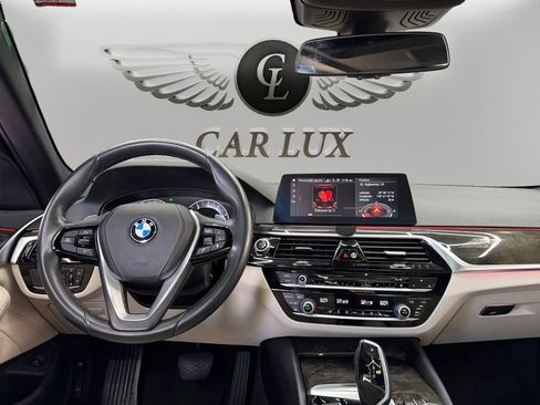 Used 2019 BMW 530i w/ Convenience Package RWD image 10