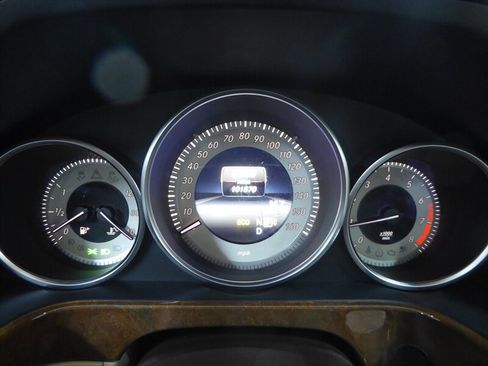 Used 2014 Mercedes-Benz E 350 4MATIC Sedan image 12