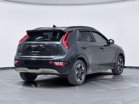 Used 2025 Kia Niro Wind w/ Wind Preserve Package FWD image 3