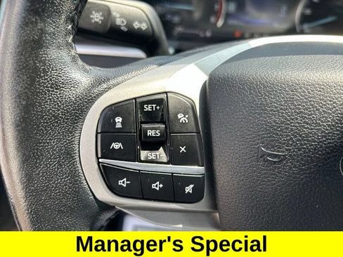 Used 2021 Ford Explorer XLT w/ Equipment Group 202A AWD/4WD image 17