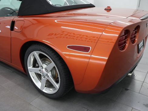 Used 2005 Chevrolet Corvette Convertible w/ Preferred Equipment Group RWD image 27
