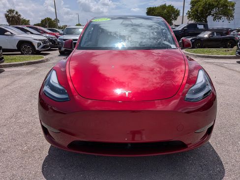Used 2024 Tesla Model Y Long Range AWD/4WD image 9