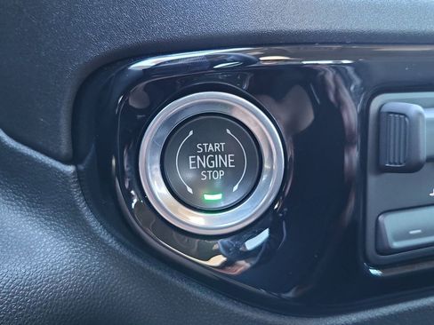 Used 2024 Chevrolet Silverado 2500 LT w/ Convenience Package image 23