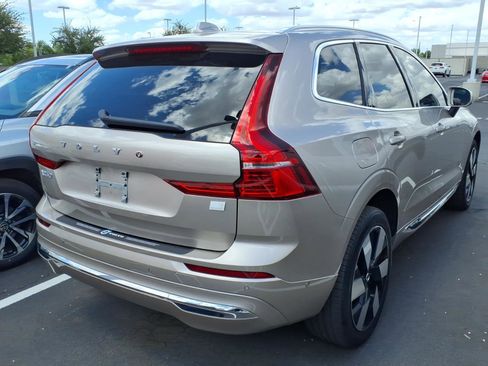 Used 2023 Volvo XC60 T8 Ultimate AWD/4WD image 3