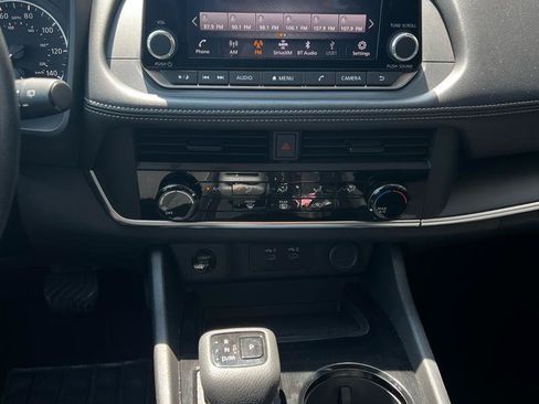 Used 2024 Nissan Rogue S AWD/4WD image 14