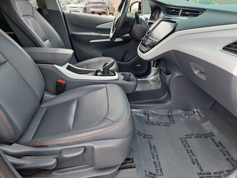 Used 2020 Chevrolet Bolt Premier w/ Infotainment Package image 21
