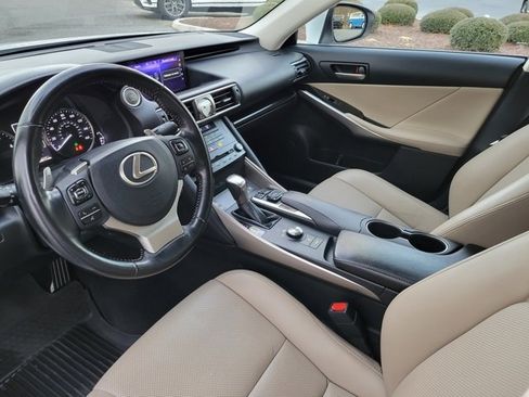 Used 2018 Lexus IS 300 AWD image 24