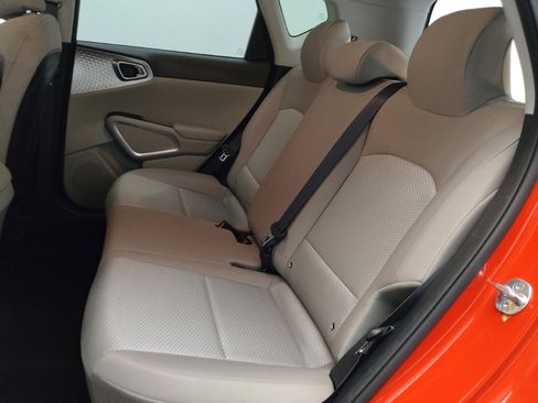 Used 2022 Kia Soul LX image 18