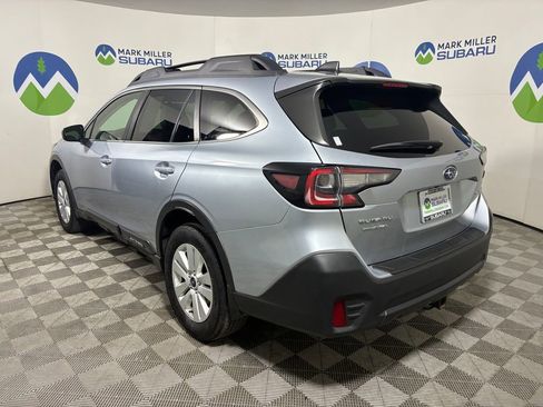 Used 2022 Subaru Outback Premium image 4