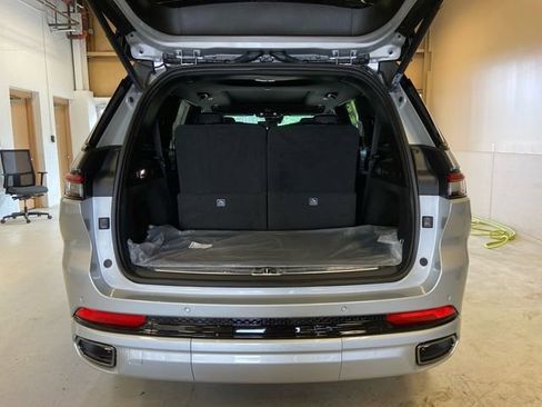 New 2025 Jeep Grand Cherokee L Summit w/ Advanced Protech Group IV image 17