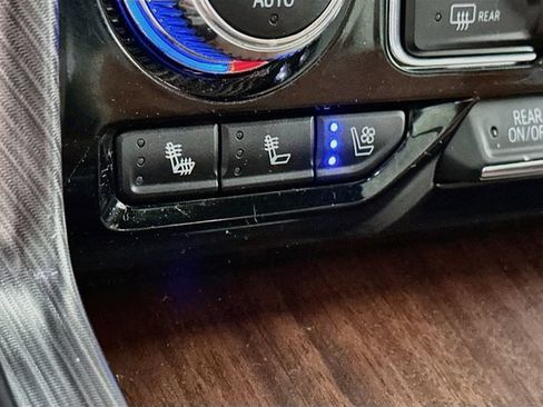 Certified 2023 GMC Yukon XL Denali Ultimate AWD/4WD image 26