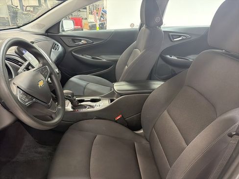 Used 2024 Chevrolet Malibu LT image 36
