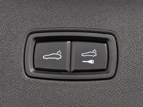 Used 2024 Porsche Cayenne image 25