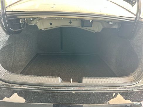 Certified 2025 Volkswagen Jetta SE w/ Sunroof Package image 41