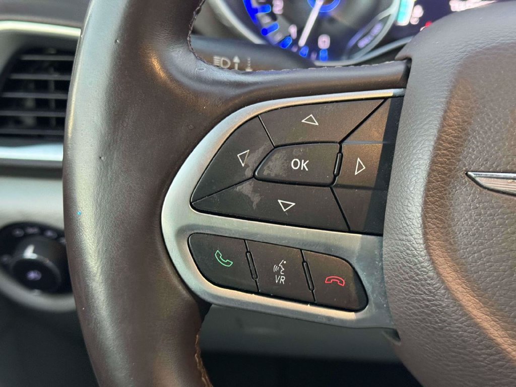 Used 2017 Chrysler Pacifica Touring-L Plus FWD image 23