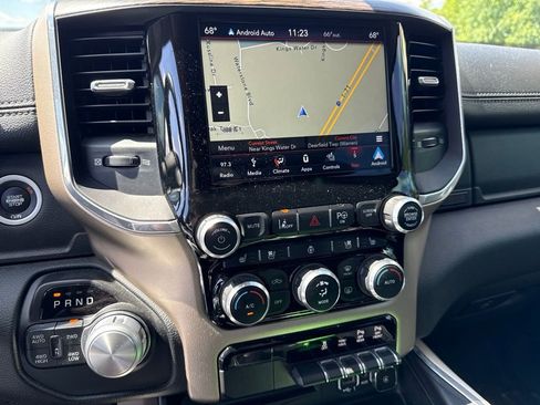 Used 2019 RAM 1500 Laramie AWD/4WD image 9