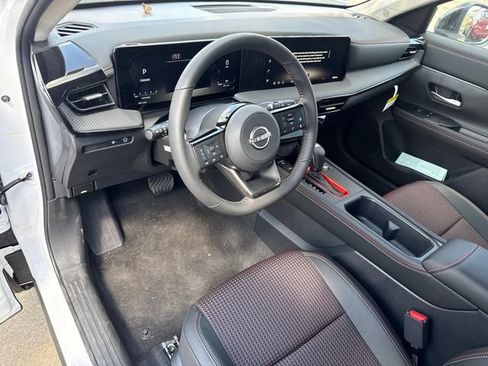 New 2026 Nissan Kicks SR FWD image 18