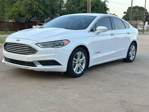 Used 2018 Ford Fusion SE w/ Equipment Group 602A FWD image 7