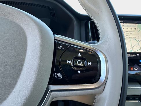 Certified 2023 Volvo XC60 B5 Plus w/ Climate Package image 26