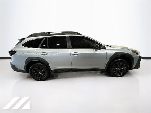 Used 2023 Subaru Outback Onyx Edition image 4