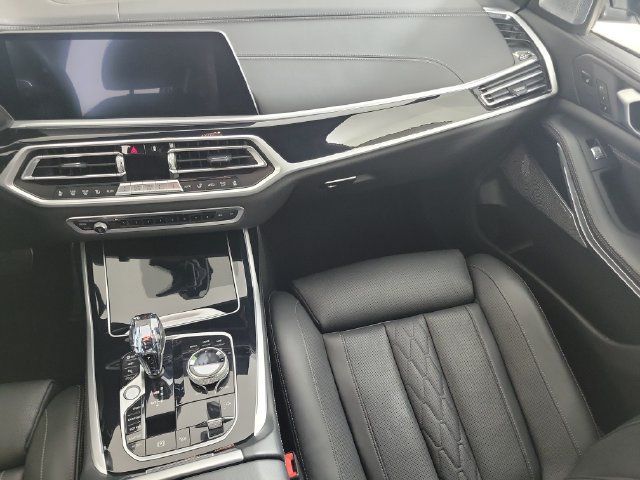 Used 2021 BMW X7 M50i w/ Executive Package AWD/4WD image 12