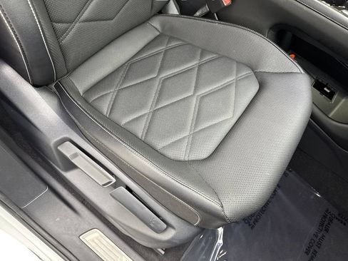 Used 2024 Volkswagen Atlas SE w/ Panoramic Sunroof Package FWD image 49