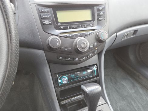 Used 2005 Honda Accord LX image 27