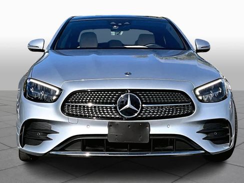 Used 2022 Mercedes-Benz E 350 4MATIC Sedan w/ Driver Assistance Package image 4