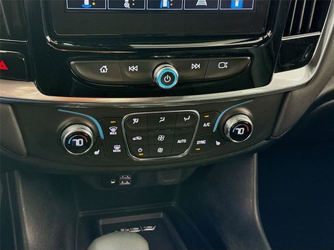 Certified 2023 Chevrolet Traverse RS image 11