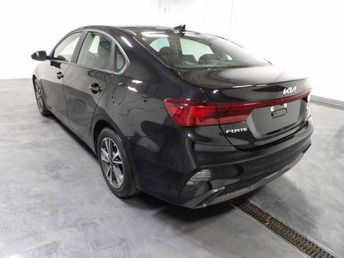 Used 2024 Kia Forte LXS FWD image 6
