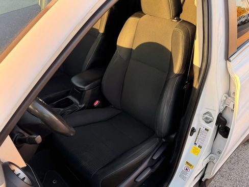 Used 2015 Toyota RAV4 XLE image 14